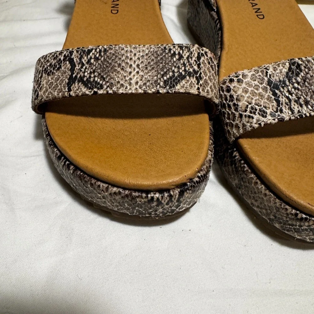 Lucky Brand Girls‎ Size 3 M Platform Sandals Snake Skin Pattern